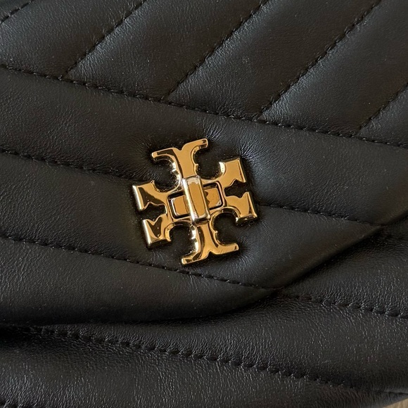 Tory Burch Kira chevron chain wallet / Crossbody in black - Picture 10 of 11